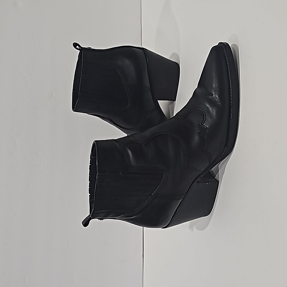 Sam Edelman black Western booties  Pull-on Size 6